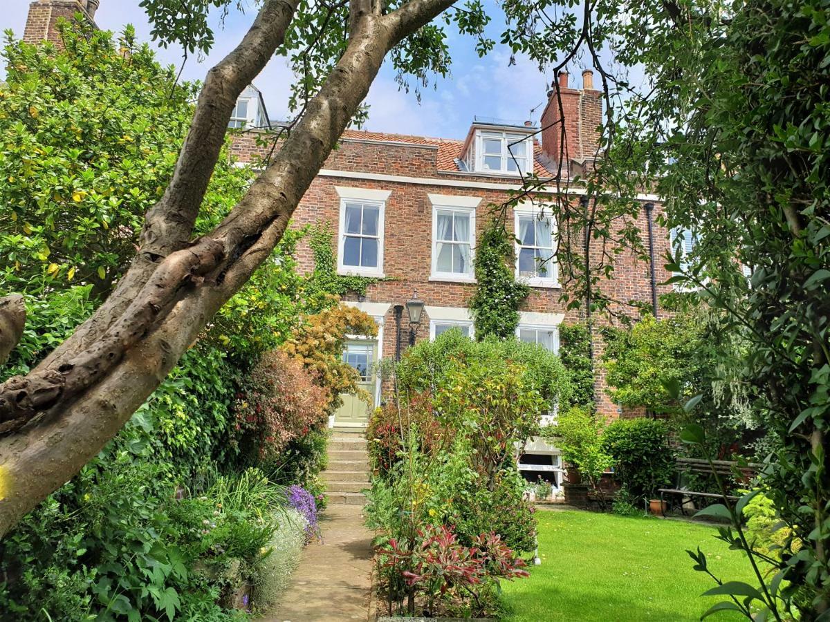 Bed and Breakfast Saint Hilda'S House Whitby Exterior foto